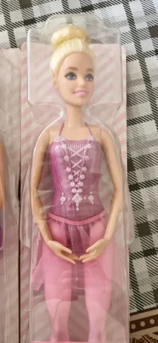 Boneca Barbie Bailarina rosa loira nova
