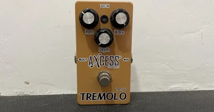 Pedal de Efeito Tremolo TR107 AXcess by GIANNINI