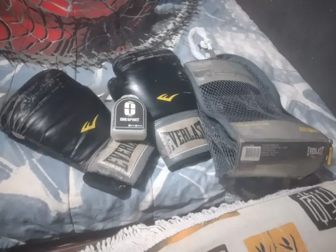 Estou vendendo essa luva de muay thai