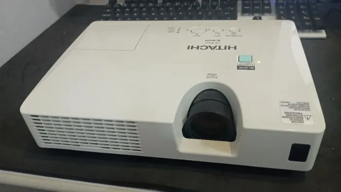 Projetor Hitachi CP-RX82