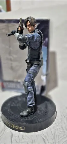FIGURA AÇÃO ORIGINAL RESIDENT EVIL2