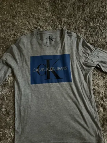 Camiseta Calvin Klein Cinza original 