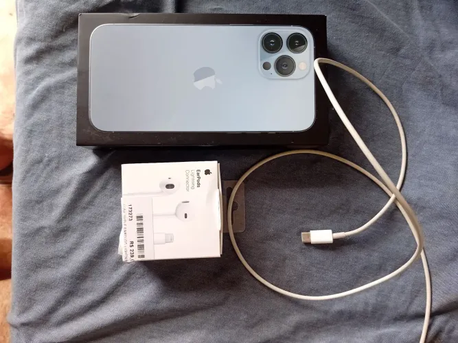 Caixa e capas e cabo e fone de iPhone 13 pro max aceito  negociar 