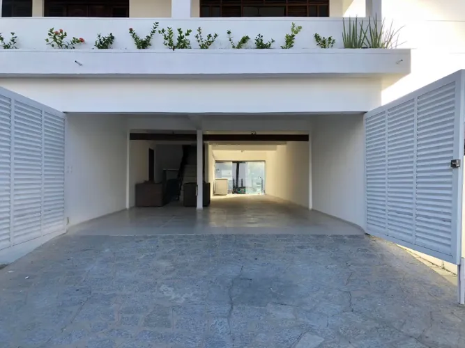 Alugo casa perto do shopping