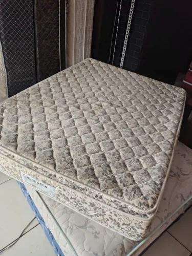Colchão Casal Mola - Usado Bem Conservado (ENTREGA GRÁTIS)