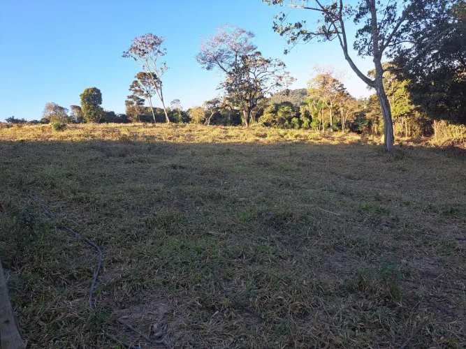 Terreno de 2 hectares (20.000 m²), com escritura e registro