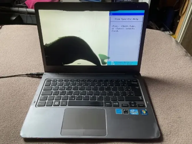 Notebook Sansung Serie 5 Ultra Nb530u3b (Intel i5) Com Tela Quebrada, Para Reparo Ou Peças