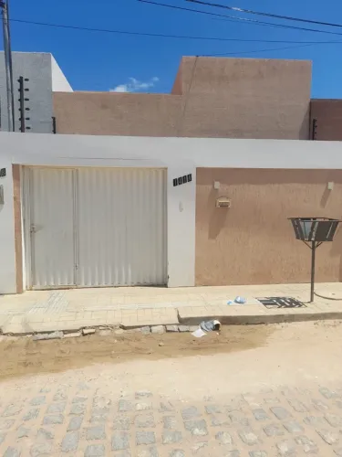 Casa com dois quartos no Santa Bárbara 