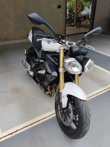 Street Triplo 675 2015
