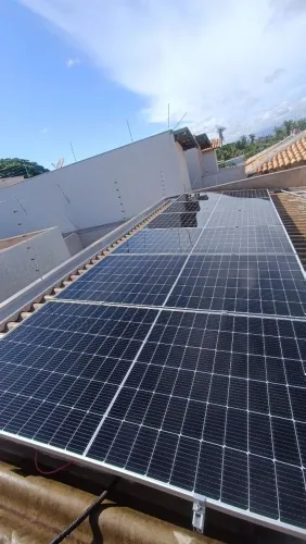 Limpeza de placas solares
