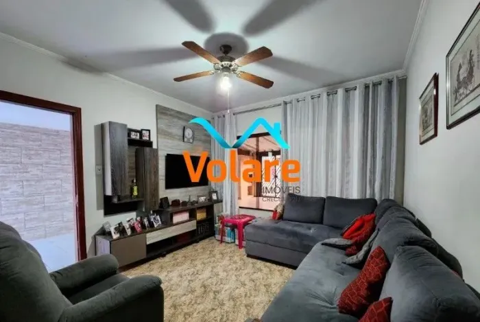 Imperdível oportunidade de adquirir uma casa com 3 quartos, 1 suíte, 2 salas, 2 banheiros,