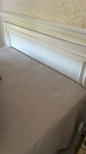 Cabeceira cama de casal MDF maciço.
