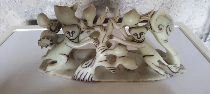 Escultura de Jade com 4 Figuras