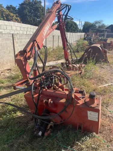 Roçadeira Hidráulica Articulada- Lavrale 