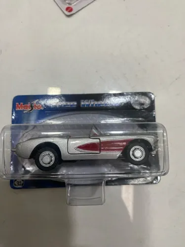 Miniatura Maisto - Carro Clássico