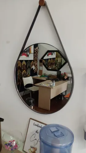 Espelho redondo com alça
