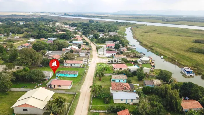 Terreno com duas casas no bairro Campos Verdes