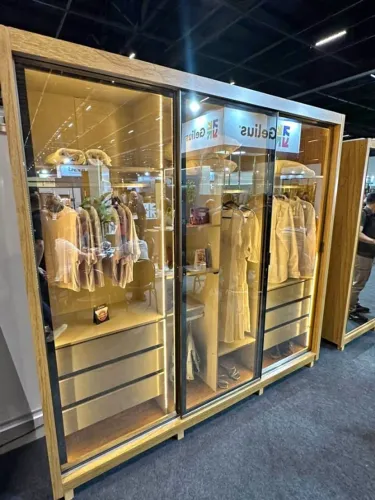 Guarda Roupa 3 Portas Reflecta 100% MDF e LED (Novo) Entrega Grátis!