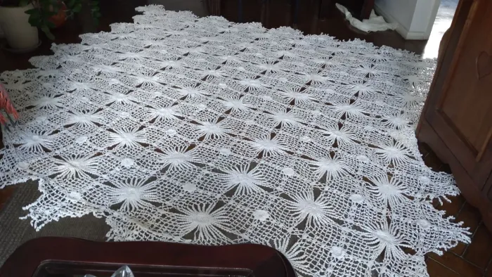Colcha de cama / tricô feita a mão de MG / Nova! 2,40m x 2,20m
