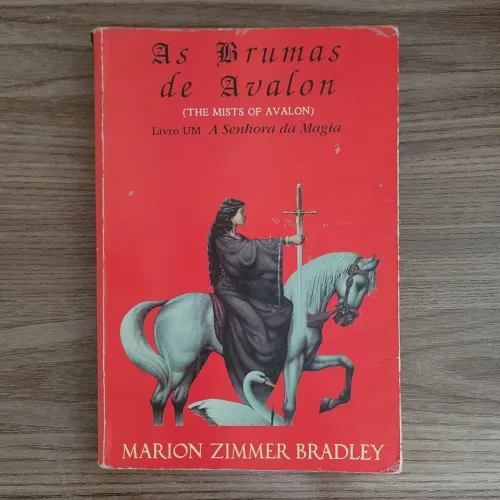 Livro As Brumas de Avalon - Livro Um A Senhora da Magia - Marion Zimmer Bradley - 1989