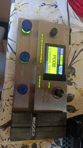Mooer GE200 - Pedal de Guitarra Multi-Efeitos