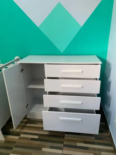Cômoda 4 gavetas