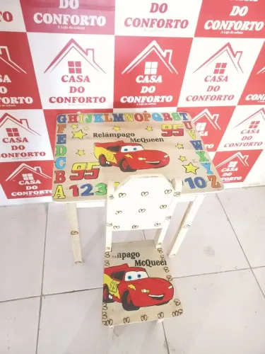 Mesa e Cadeira Infantil Relâmpago McQueen