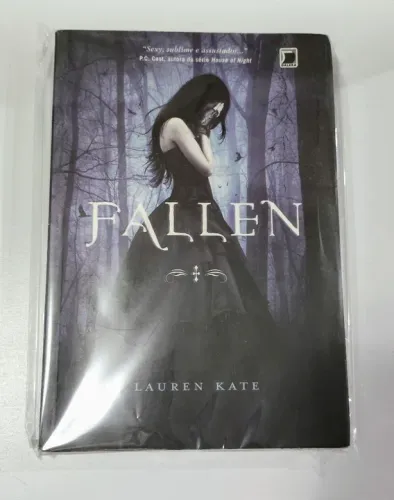 Livro Fallen - Lauren Kate