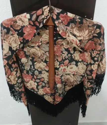 Lenço Floral com Franjas