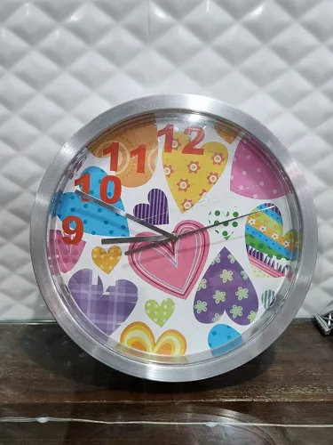 Relógio de parede colorido