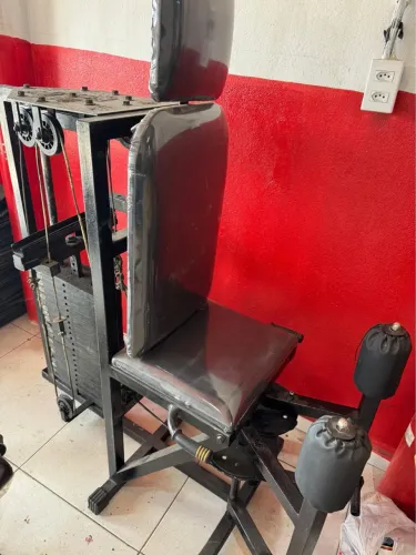 Aparelho de musculação para pernas