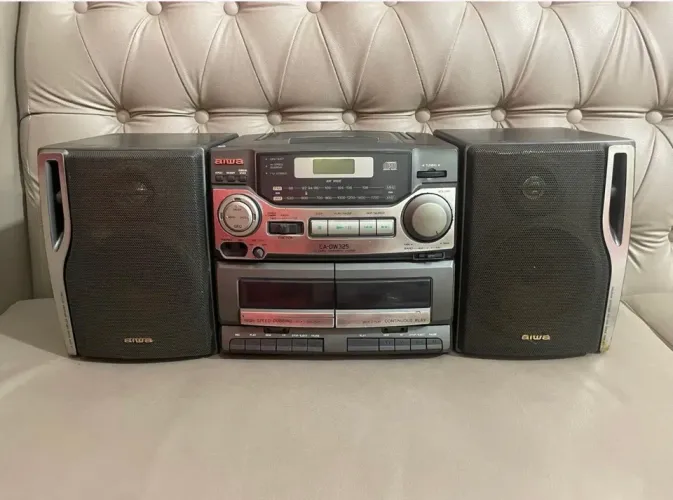 Som Aiwa CA-DW325 CD, Rádio e Toca Fitas