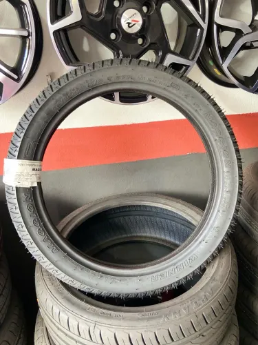 Pneu traseiro Cg sem câmara 90/90/18