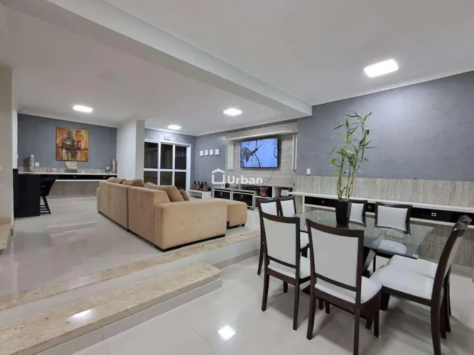 Casa à venda e para alugar em Itapevi, Transurb, com 3 suítes, com 378.79 m², Vila Verde