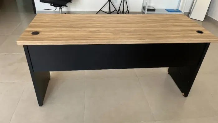 Mesa de Escritório 150x60x70 | Estilo Corporativo | Espaçosa e Resistente