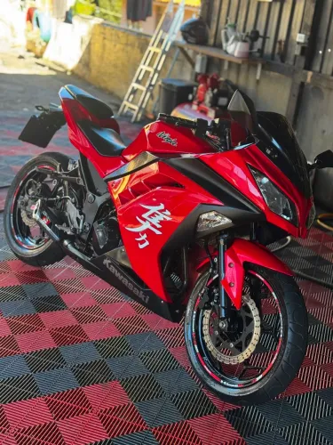 Kawasaki ninja 300
