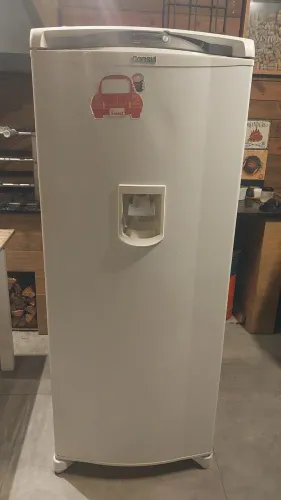 Vendo geladeira frost free marca consul 324 litros. Funciona perfeitamente. Aceito cartão