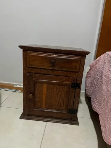 Vendo mesa de cabeceira