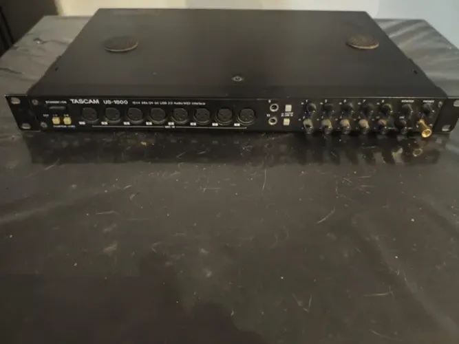 Interface De Áudio Tascam Us-.1800 16x08 ( usado )