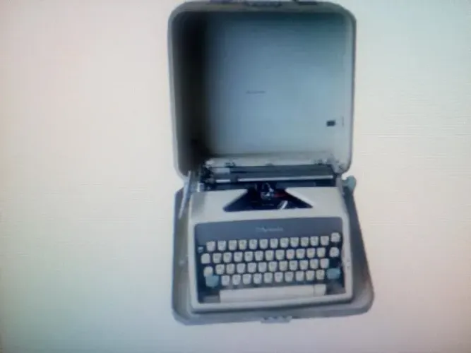 Escrever Olympia Série SM Anos 1960 com Estojo e Chaves Raridade Faço envio 
