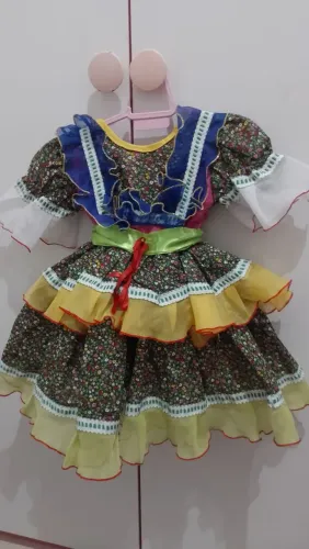 Vendo vestido de quadrilha serve para criança de 1 a 2 anos