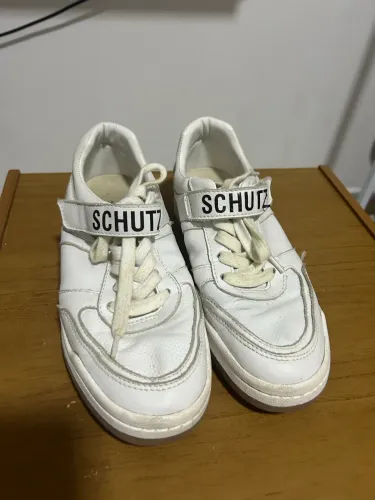 Tênis Schütz