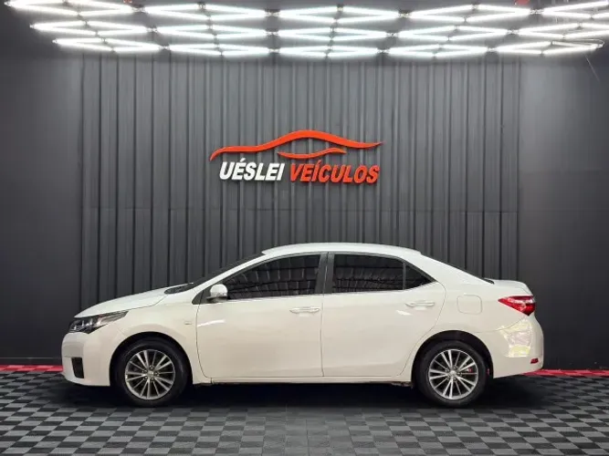 Toyota Corolla Altis 2.0 Flex 16V Aut. 2015