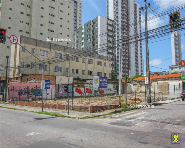 Terreno disponível no centro do Meireles