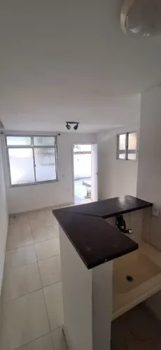 Alugo kitnet em condomínio na Freguesia (melhor local do bairro)