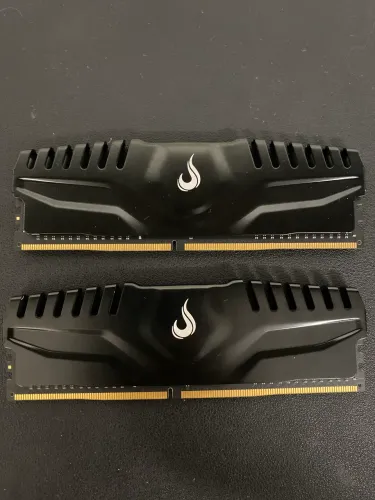 2 pentes memoria ram ddd4 16gb(2x8gb)