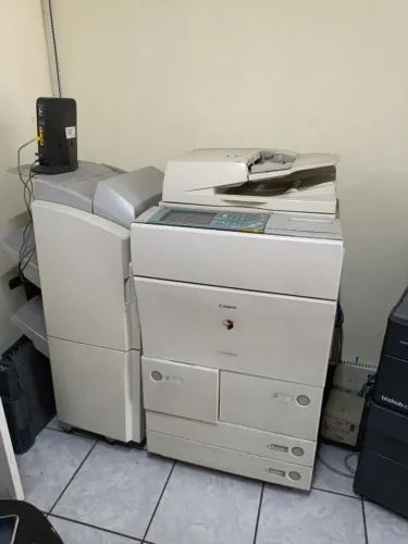Máquina de xerox modelo Canon 6570