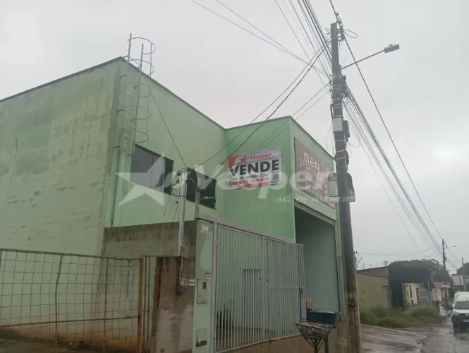 Pavilhão/Galpão Salão Comercial em Setor Cora Coralina, Goianira/GO