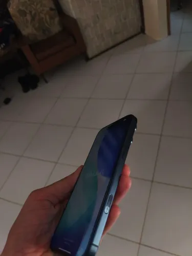Iphone 17 pro max + case + película  azul Zerado