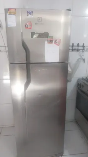 Geladeira Electrolux inox 